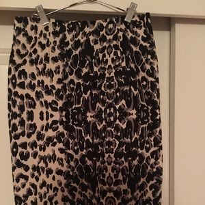 Leopard print pencil skirt with pockets